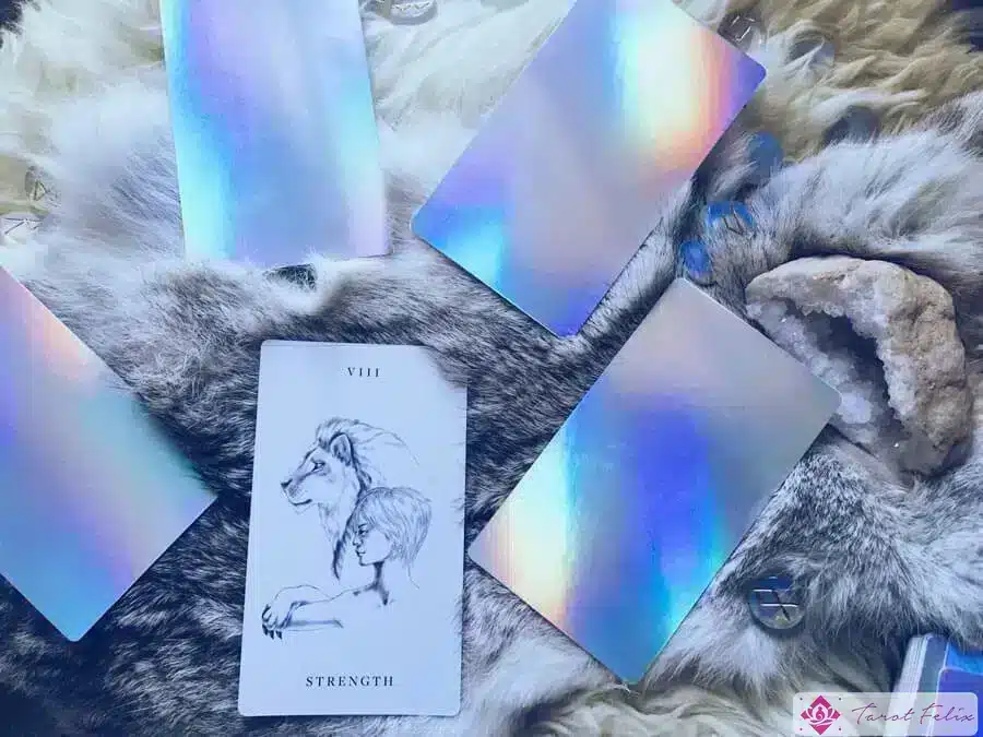 Tirada del Tarot de Luna Llena en Leo