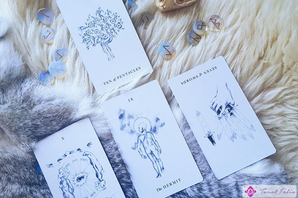 Un ejemplo de lectura de tarot utilizando la tirada de luna llena de Virgo 