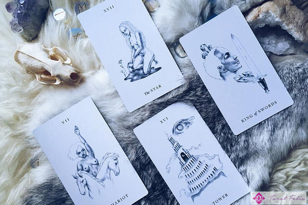 Un ejemplo de lectura de tarot utilizando la tirada de Luna Nueva de Acuario 