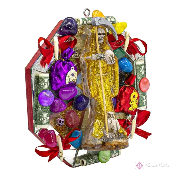 Tarot Felix: Rituales de Prosperidad y Protección con Santa Muerte Dorada